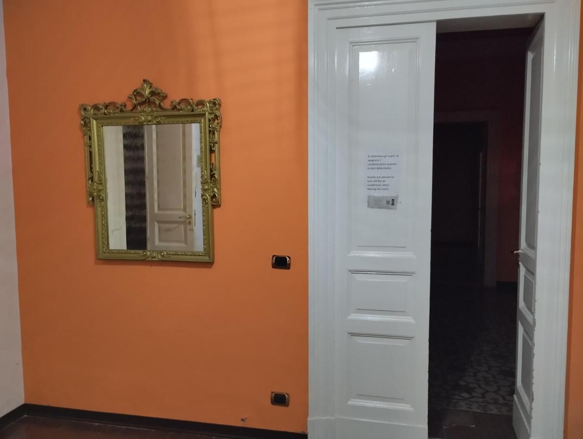 Casa Giuseppe Bed & Breakfast คาตาเนีย ภายนอก รูปภาพ