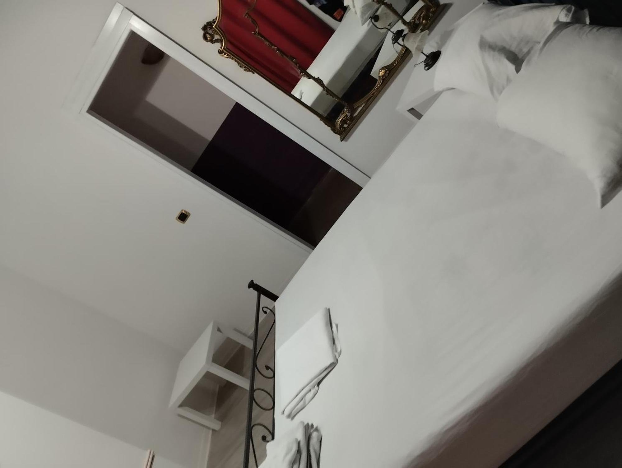 Casa Giuseppe Bed & Breakfast คาตาเนีย ภายนอก รูปภาพ