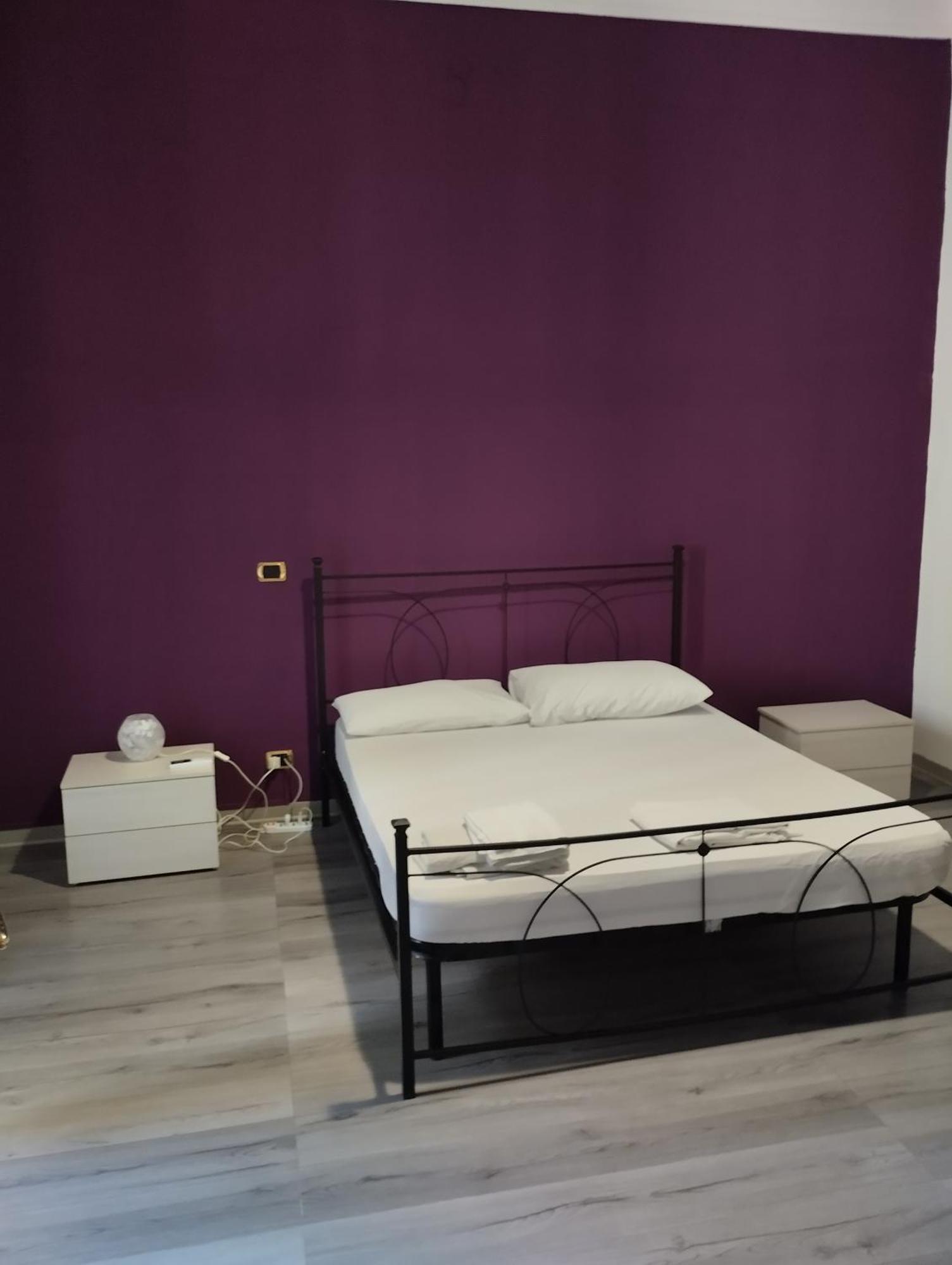 Casa Giuseppe Bed & Breakfast คาตาเนีย ภายนอก รูปภาพ